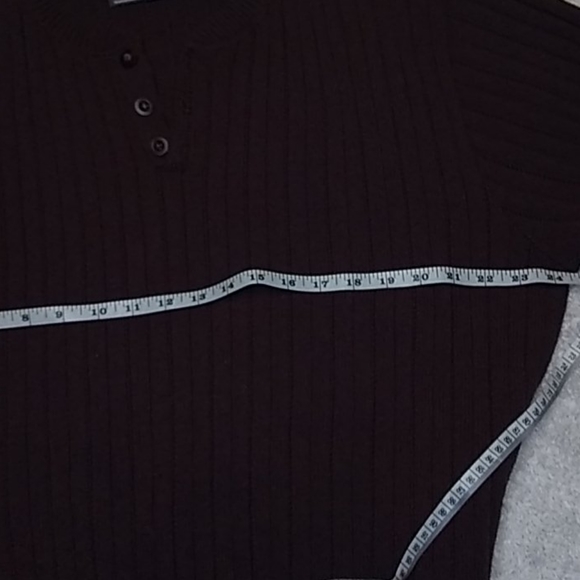 David Taylor mans pull over sweater. - Picture 5 of 6